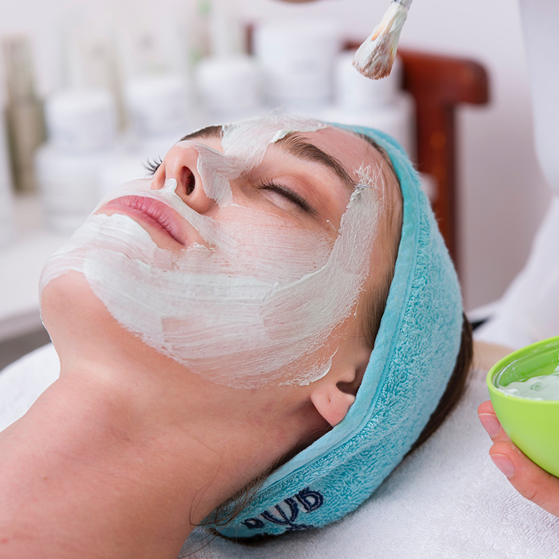 Anti-aging facial with antioxidant treatment