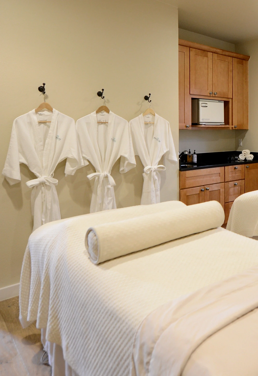 Thermal mud wrap for deep warming and detoxification